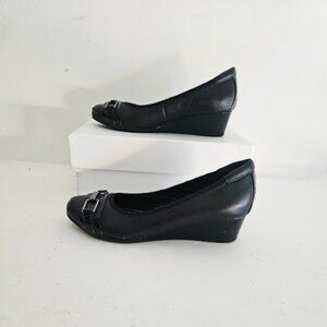 Easy Spirit Women’s Black Leather Comfort Loafers Size 6